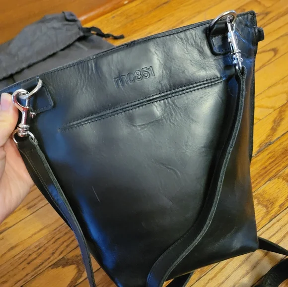 As Is MO851 Canadian Black Leather Bucket Style Crossbody Bag - Picture 3 of 12